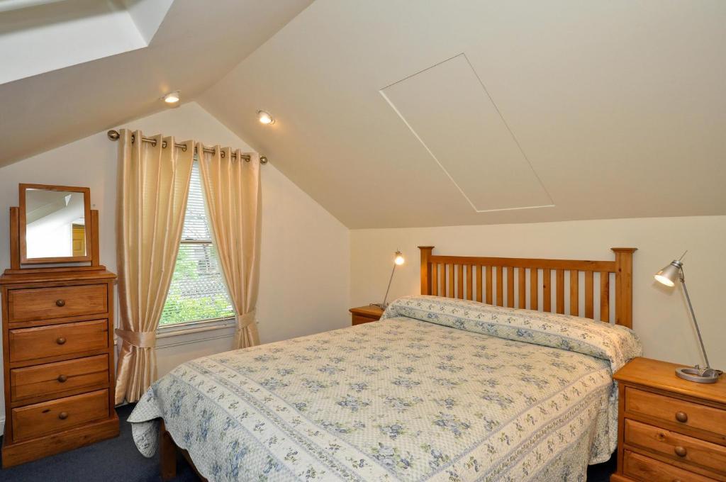 Ash Grove House Bed & Breakfast Голуей Стая снимка