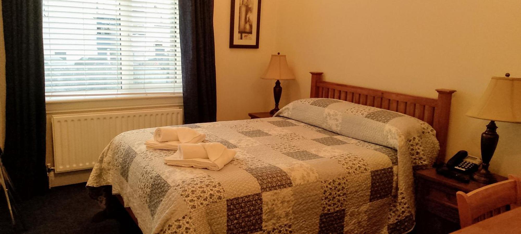Ash Grove House Bed & Breakfast Голуей Екстериор снимка
