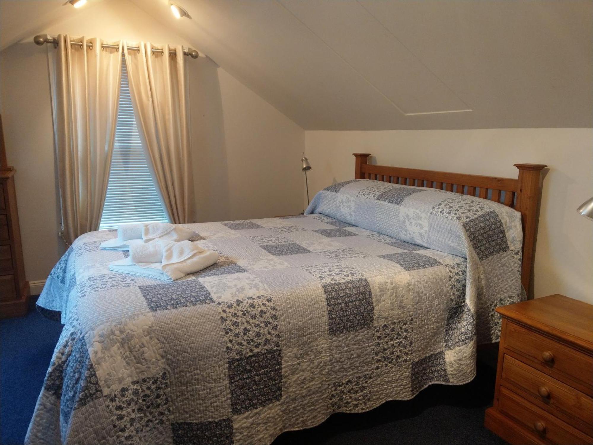 Ash Grove House Bed & Breakfast Голуей Екстериор снимка